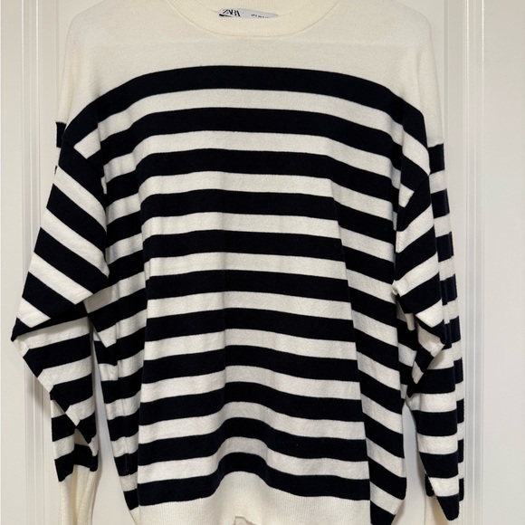 Oversized Zara Cream and Black Knit Top - Picture 1 of 4